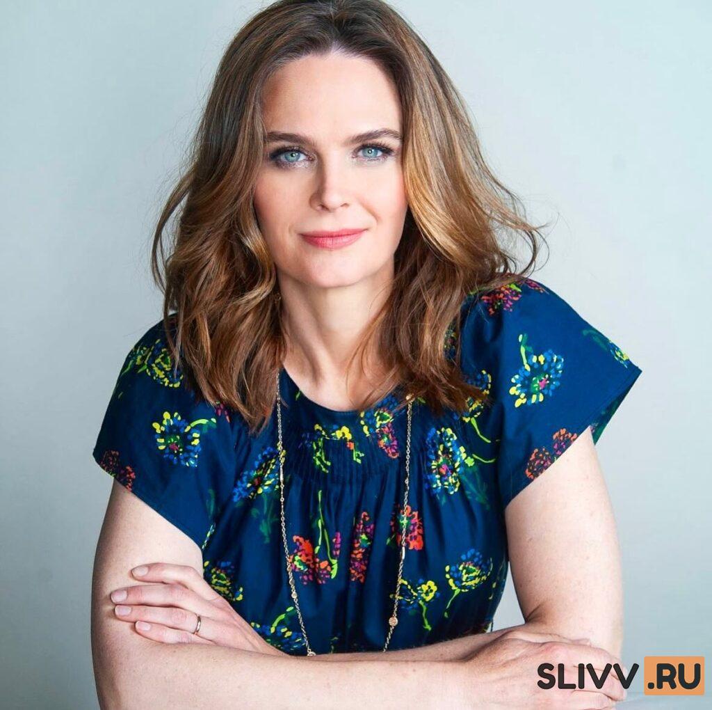 Emily Deschanel
